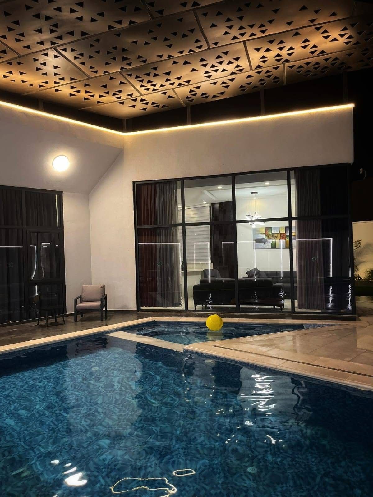 ڤيلا سكاي
